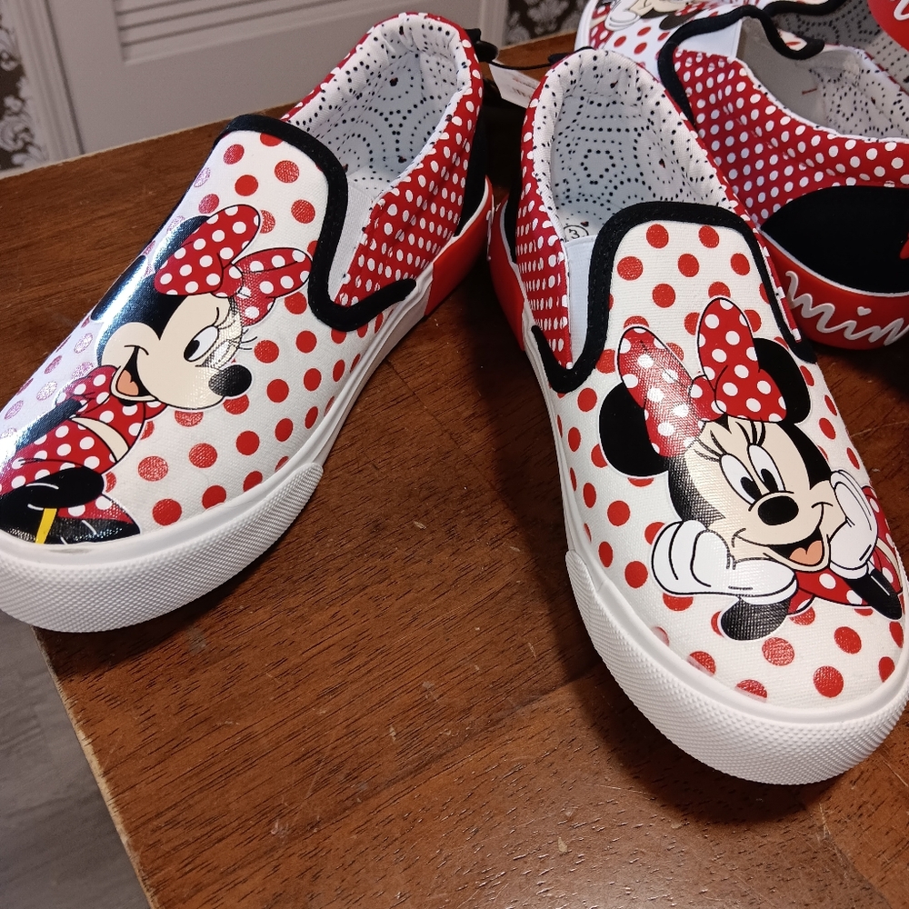 NWT Disney Minnie Slip On Sneakers Girls 3